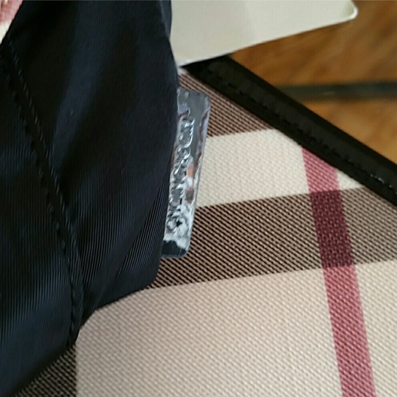 Authentic Burberry messenger crossbody bag - Picture 5 of 8